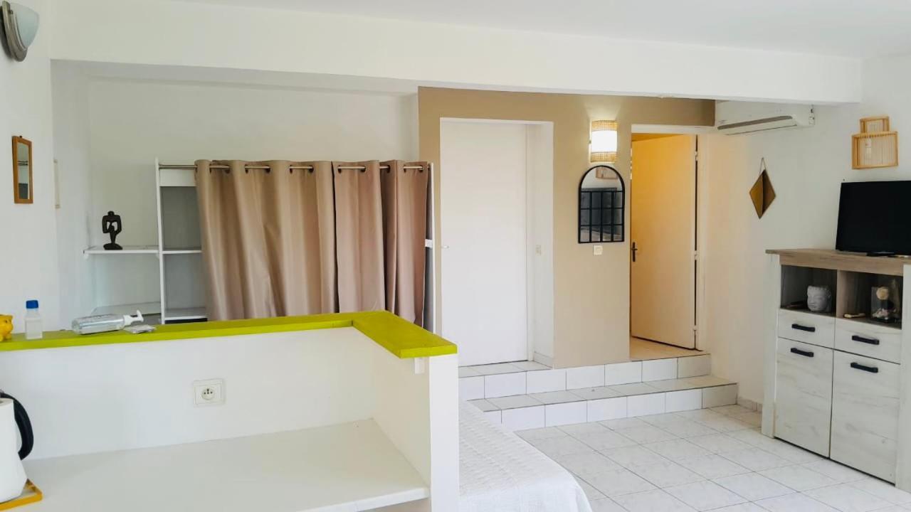 Coconing Logements Studios Et Maisons Sainte-Anne  Dış mekan fotoğraf